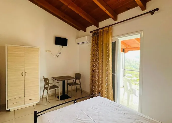 Aneta's House * Himarë